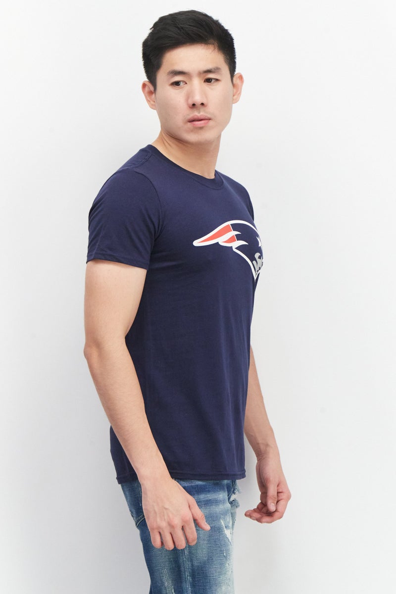 NFL تي شيرت جرافيك قصير الأكمام للرجال بياقة دائرية، أزرق داكن - Image 3